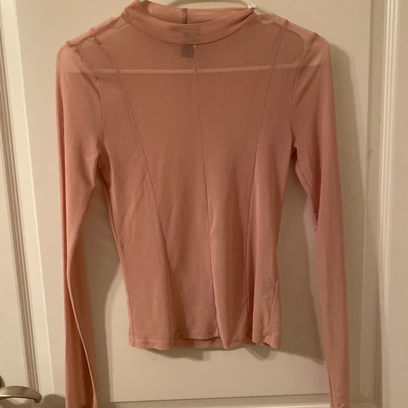 Pink mesh undershirt - Picture 1 of 3